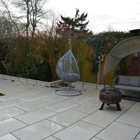 Cozy, Modern, Spacious 4 Bedroom House In London Romford Buitenkant foto