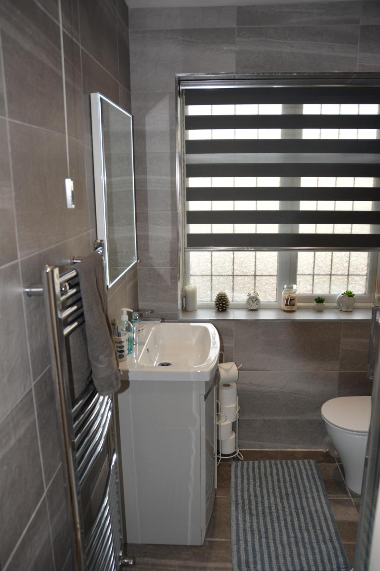 Cozy, Modern, Spacious 4 Bedroom House In London Romford Buitenkant foto