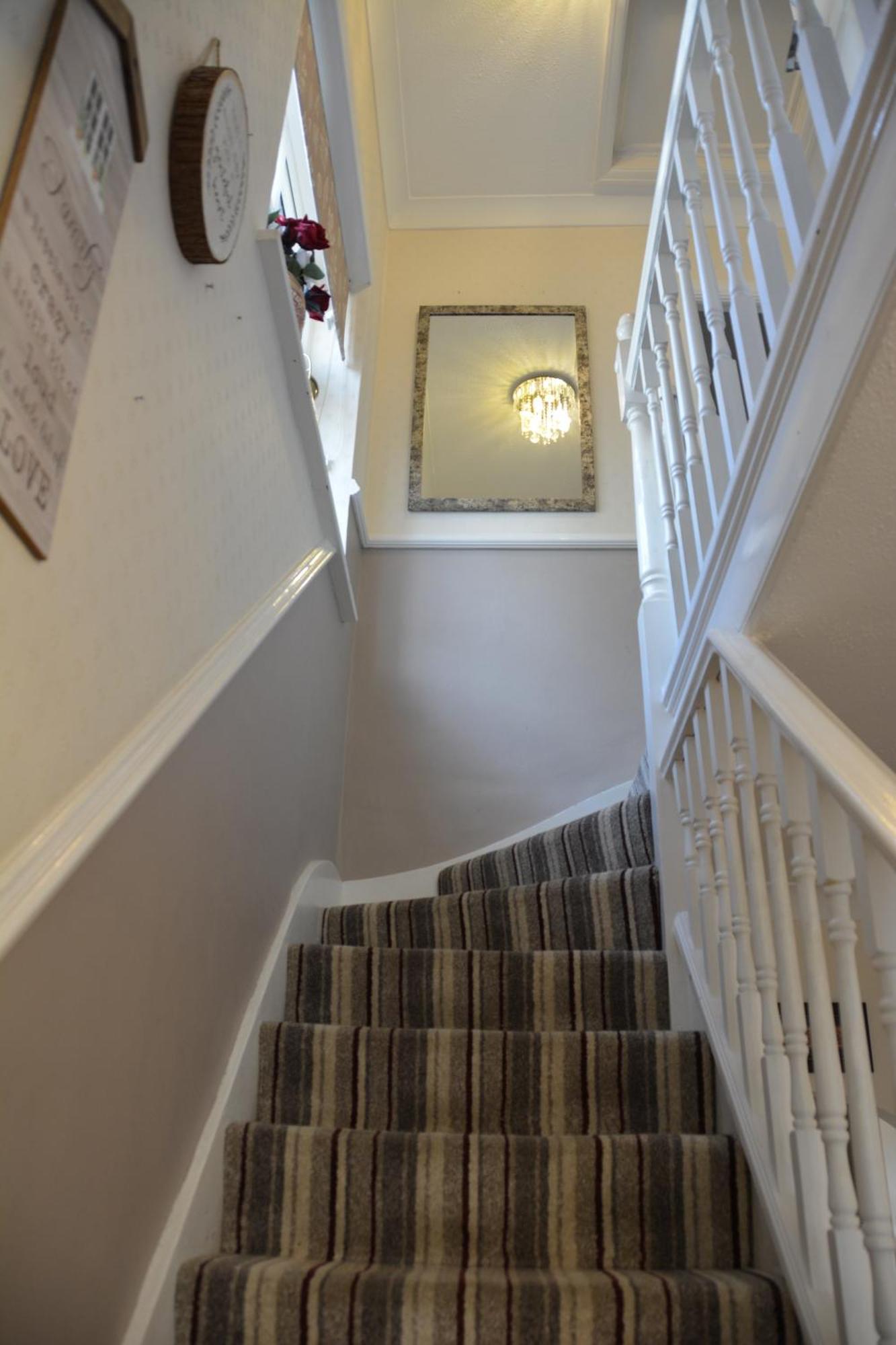Cozy, Modern, Spacious 4 Bedroom House In London Romford Buitenkant foto